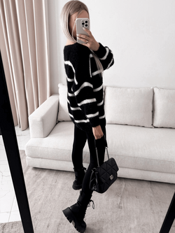 KABUL - SWETER OVERSIZE CZARNY W PASKI