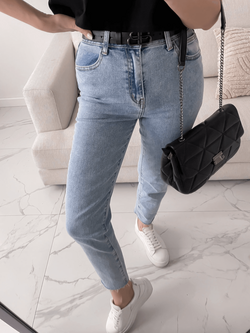 JESSI - SPODNIE JEANSOWE TYPU MOM FIT JASNY JEANS