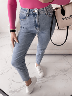 JESSI - SPODNIE JEANSOWE TYPU MOM FIT JASNY JEANS